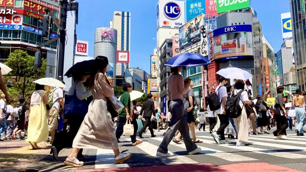 「騷擾電話的報復？」中國遊客批評日本人「鹽對應」：日本服務態度不如以往？