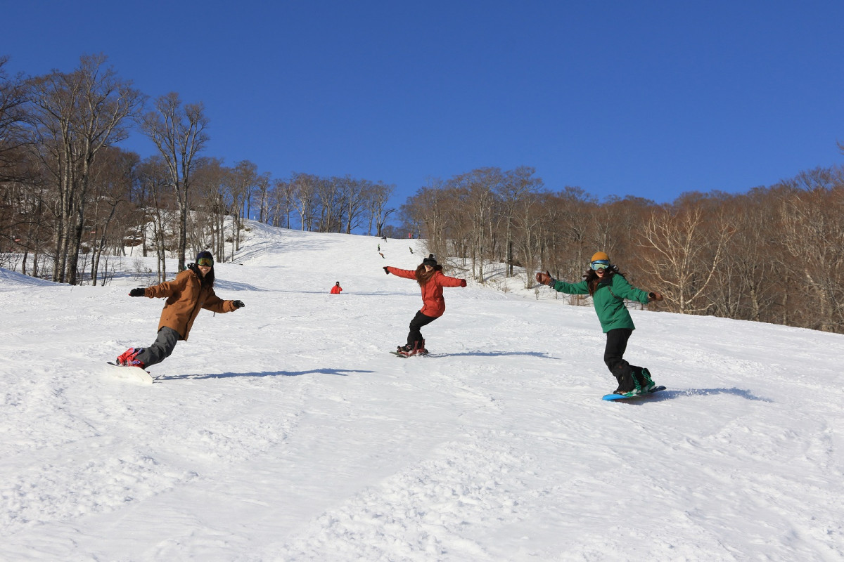 日本滑雪攻略｜10大新手滑雪Q＆A！ 2023雪季時間/費用/器材租借/交通/注意時項